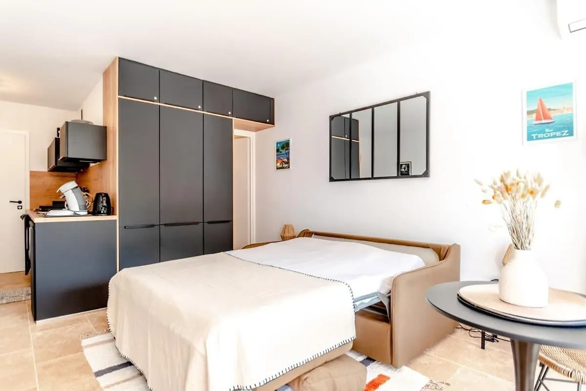 Studio Piscine Et Parking Saint-Tropez